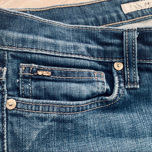 Joe's Jeans Socialite Kicker Kennedy Wash Blue Stretch Capri Jeans - Picture 5 of 7